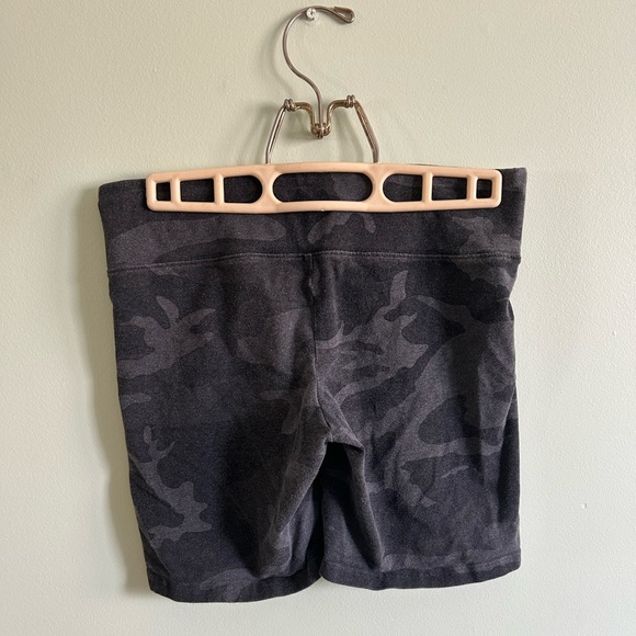 TNA Grey Camo Shorts - Picture 5 of 5